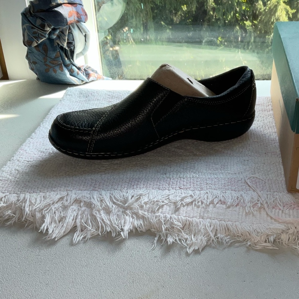 NEW Clark’s shoes
